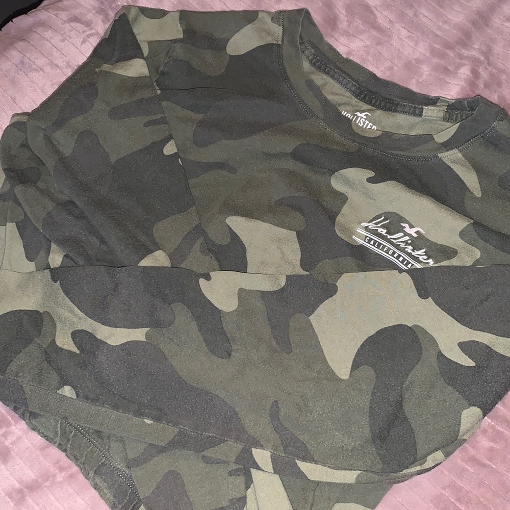 Camo Hollister long sleeve crop top